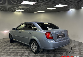 Подержанный автомобиль Ravon Gentra 2015 года (17 фото)