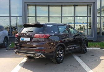 Подержанный автомобиль Chery Tiggo 8 Pro 2023 года (5 фото)