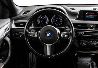 Подержанный автомобиль BMW X2 2018 года (23 фото)
