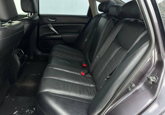 Подержанный автомобиль Nissan Teana 2011 года (10 фото)