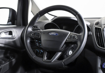 Подержанный автомобиль Ford S-MAX 2019 года (8 фото)