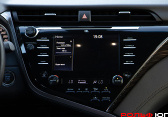 Подержанный автомобиль Toyota Camry Sedan 2018 года (15 фото)