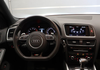 Подержанный автомобиль Audi Q5 2012 года (8 фото)