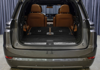 Подержанный автомобиль LiXiang L9 2023 года (10 фото)