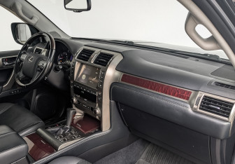 Подержанный автомобиль Lexus GX 2018 года (15 фото)