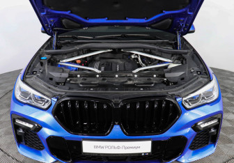 Подержанный автомобиль BMW X6 2020 года (10 фото)