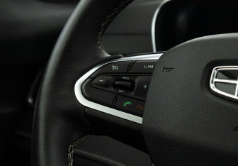 Подержанный автомобиль Geely Atlas Pro 2022 года (11 фото)