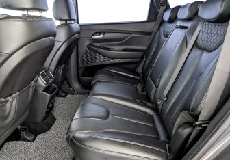 Подержанный автомобиль Hyundai Santa Fe 2019 года (18 фото)