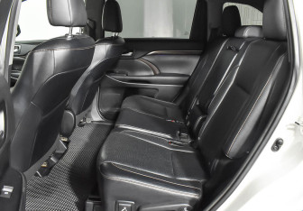 Подержанный автомобиль Toyota Highlander 2014 года (14 фото)