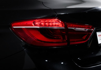 Подержанный автомобиль BMW X6 2016 года (16 фото)