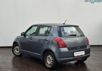 Подержанный автомобиль Suzuki Swift Hatchback 2006 года (7 фото)
