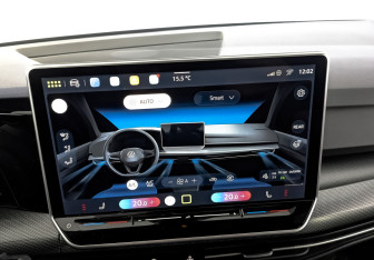 Подержанный автомобиль Volkswagen Golf Hatchback 2025 года (26 фото)
