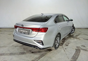 Подержанный автомобиль Kia Cerato Sedan 2021 года (5 фото)