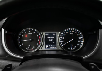 Подержанный автомобиль Suzuki Vitara 2016 года (13 фото)