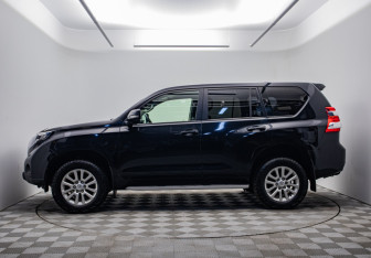 Подержанный автомобиль Toyota Land Cruiser Prado 2014 года (8 фото)