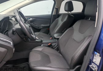Подержанный автомобиль Ford Focus Hatchback 2015 года (10 фото)