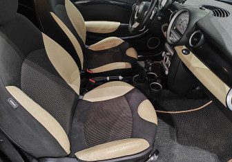 Подержанный автомобиль MINI Hatch 2008 года (9 фото)