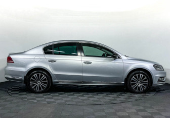 Подержанный автомобиль Volkswagen Passat Sedan 2014 года (4 фото)