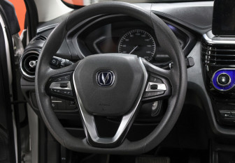 Подержанный автомобиль Changan Alsvin 2023 года (16 фото)