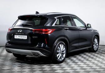 Подержанный автомобиль Infiniti QX50 2018 года (5 фото)