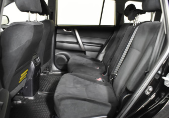 Подержанный автомобиль Toyota Highlander 2012 года (16 фото)
