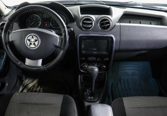 Подержанный автомобиль Renault Duster 2014 года (6 фото)