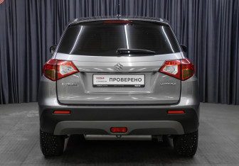 Подержанный автомобиль Suzuki Vitara 2015 года (5 фото)
