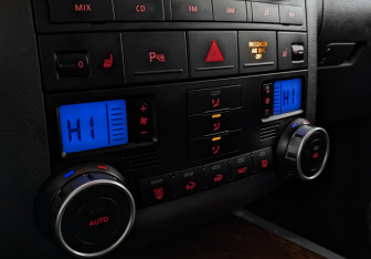 Подержанный автомобиль Volkswagen Touareg 2009 года (26 фото)