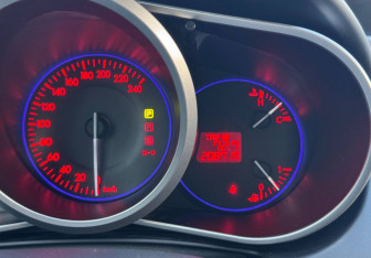 Подержанный автомобиль Mazda CX-7 2011 года (14 фото)