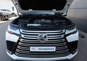 Подержанный автомобиль Lexus LX 2022 года (9 фото)