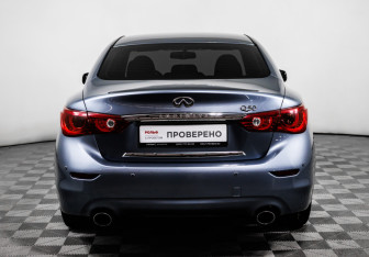 Подержанный автомобиль Infiniti Q50 2016 года (6 фото)