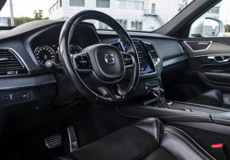 Подержанный автомобиль Volvo XC90 2017 года (9 фото)