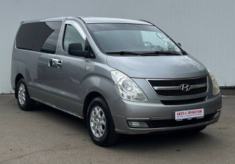 Подержанный автомобиль Hyundai Grand Starex 2011 года (3 фото)