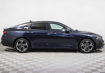 Подержанный автомобиль Kia K5 2020 года (4 фото)