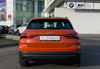Подержанный автомобиль Audi Q3 2020 года (6 фото)
