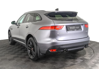 Подержанный автомобиль Jaguar F-Pace 2020 года (7 фото)