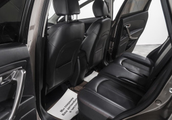 Подержанный автомобиль FAW Besturn X80 2019 года (13 фото)