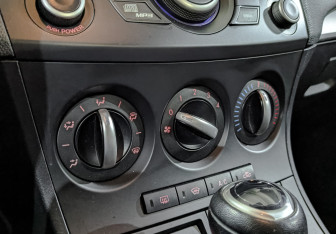 Подержанный автомобиль Mazda 3 Sedan 2012 года (21 фото)