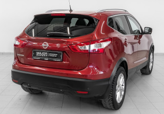 Подержанный автомобиль Nissan Qashqai 2016 года (5 фото)