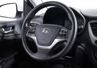 Подержанный автомобиль Hyundai Solaris Sedan 2019 года (13 фото)