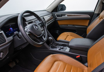 Подержанный автомобиль Volkswagen Teramont 2019 года (10 фото)