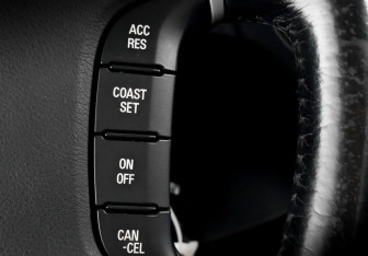 Подержанный автомобиль Mitsubishi Pajero 2014 года (28 фото)