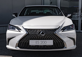 Новый Lexus ES 2025 (2 фото)