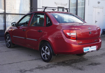 Подержанный автомобиль LADA (ВАЗ) Granta Sedan 2013 года (7 фото)