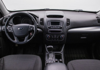 Подержанный автомобиль Kia Sorento 2013 года (13 фото)
