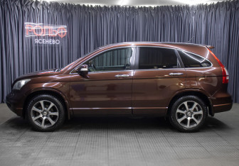 Подержанный автомобиль Honda CR-V 2011 года (8 фото)