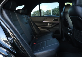 Подержанный автомобиль Mercedes-Benz GLE 2021 года (10 фото)
