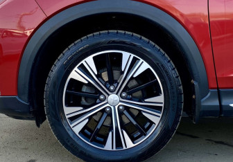 Подержанный автомобиль Mitsubishi Eclipse Cross 2018 года (9 фото)