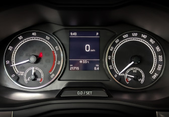 Подержанный автомобиль Skoda Rapid Liftback 2022 года (13 фото)