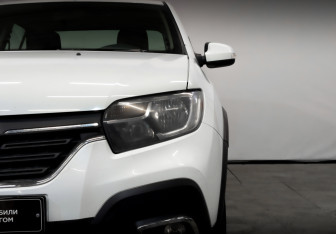 Подержанный автомобиль Renault Logan Sedan 2021 года (17 фото)